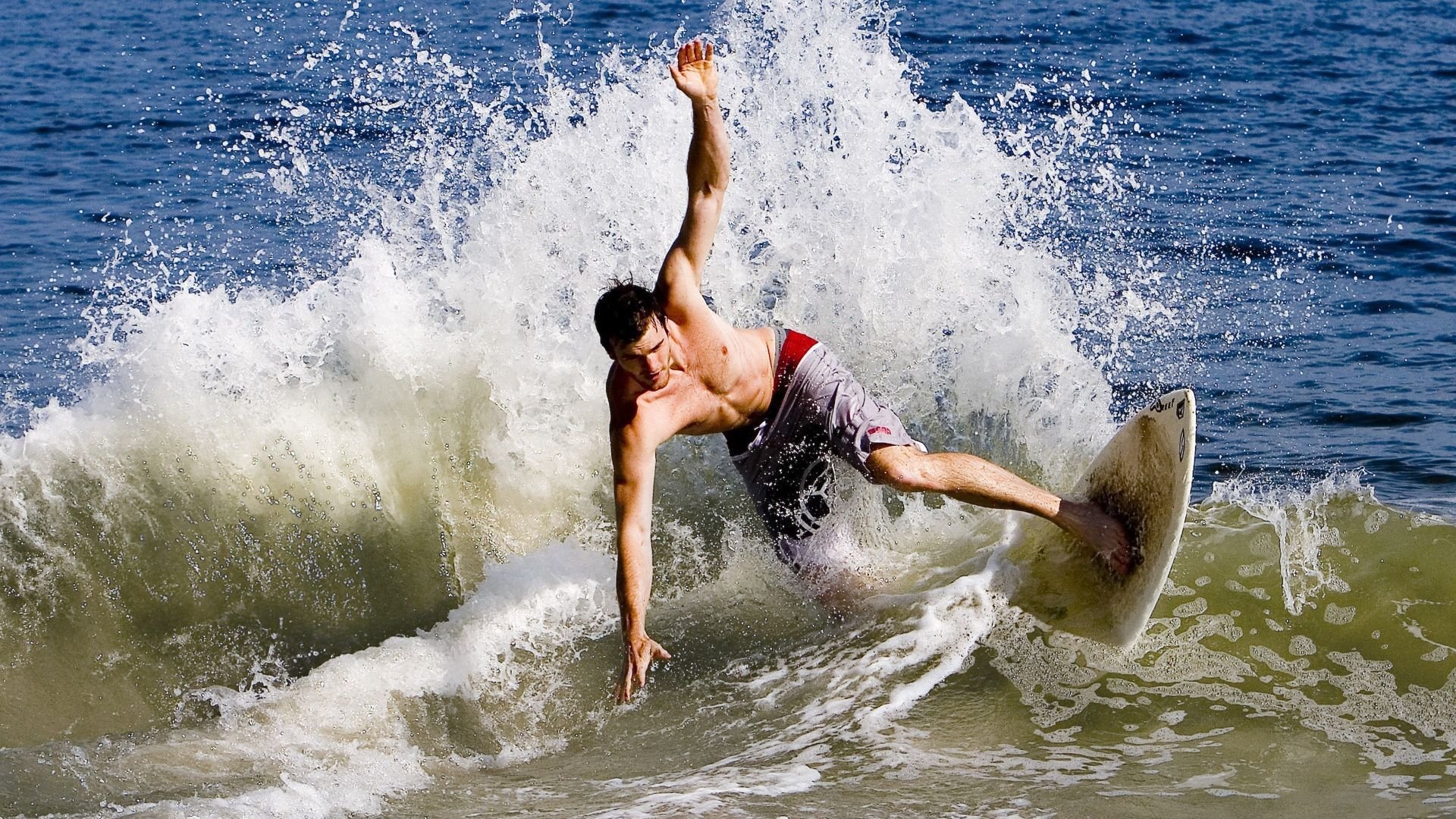 “费尔南多·比亚尔巴的完美传球，成为阿根廷美洲狮队的战术利器”