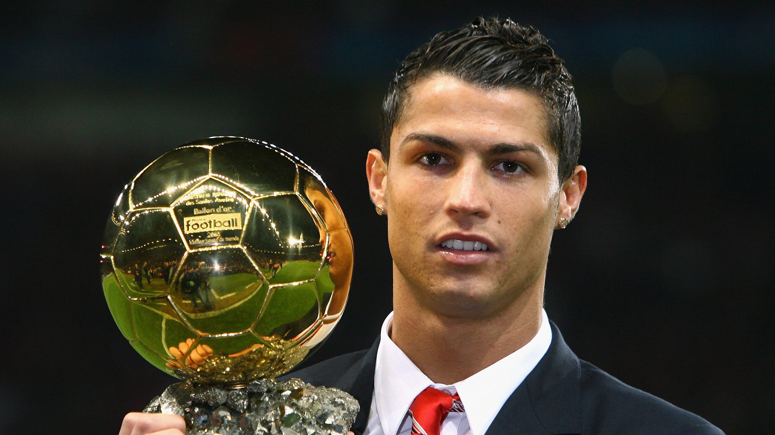 中国足球职业俱乐部开发个性化球员成长档案，国内足球球员数据网站